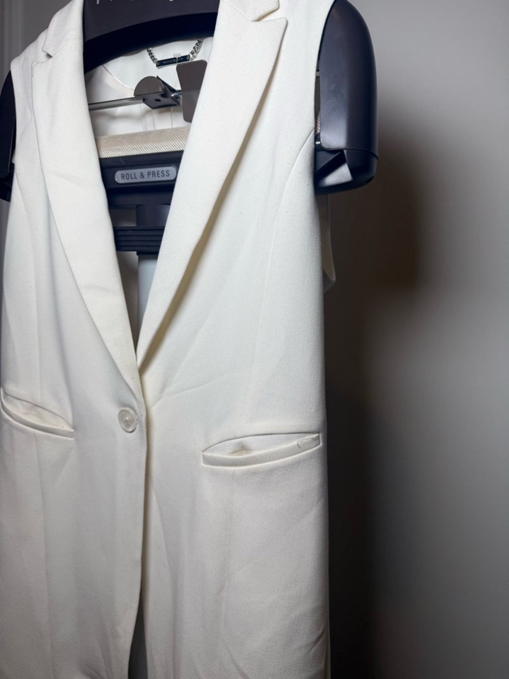 White house black market Rowen Cream Sleeveless Long Blazer Vest - Picture 6 of 13